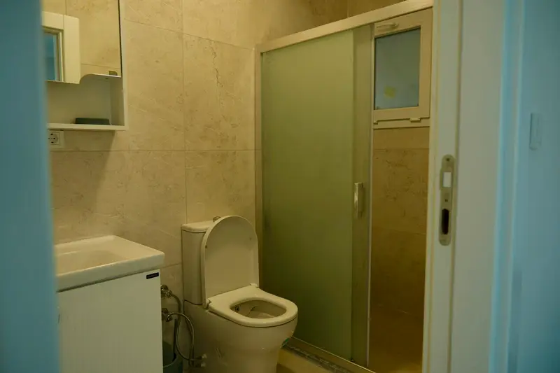 Villa Atlas'ın modern banyosu