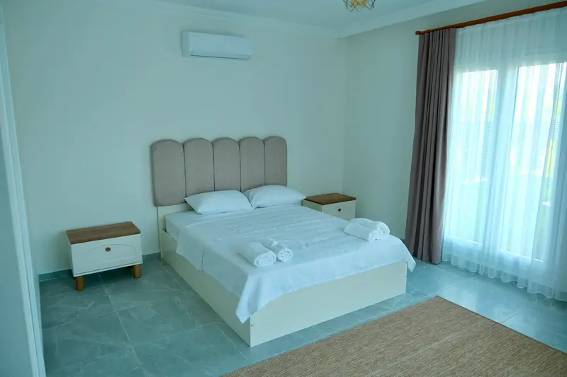Villa Atlas'ın çift kişilik yatak odası
